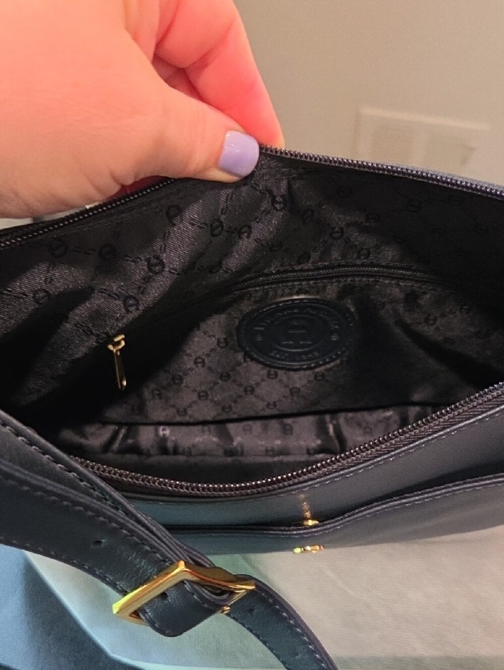 Etienne Aigner Navy Vintage Leather Shoulder Bag with Gold Accent - Picture 10 of 13